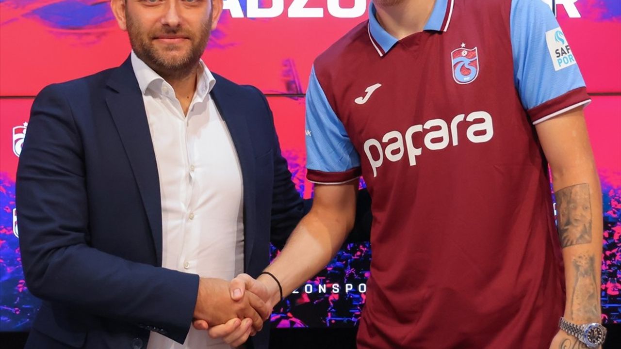 Trabzonspor, Serdar Saatçı ile İmza Töreni Düzenledi