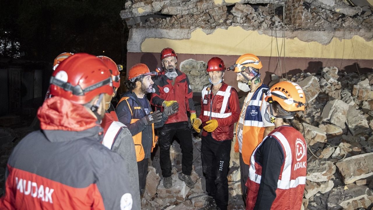 Tunceli'de Deprem Tatbikatı: Arama Kurtarma Ekipleri Hazırlıklarını Sürdürüyor