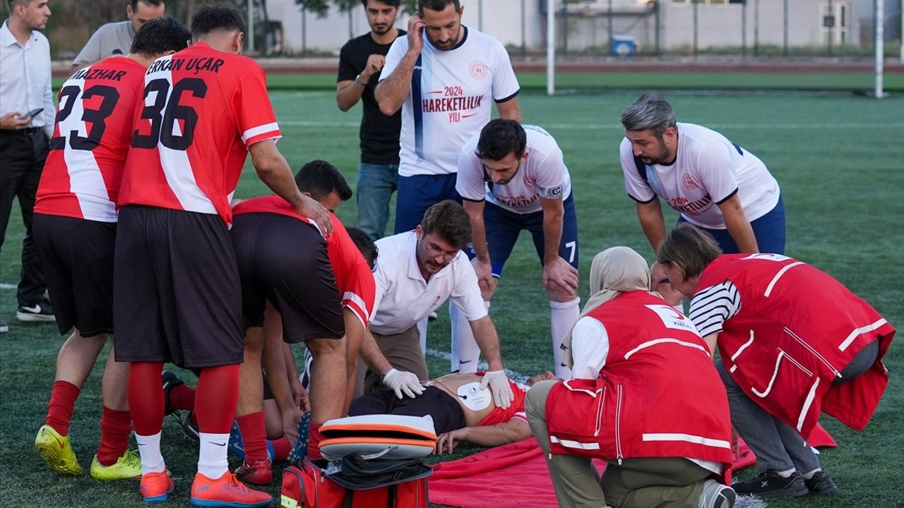 Türk Kızılayı, İlk Yardım Farkındalığı İçin Futbol Maçı Düzenledi