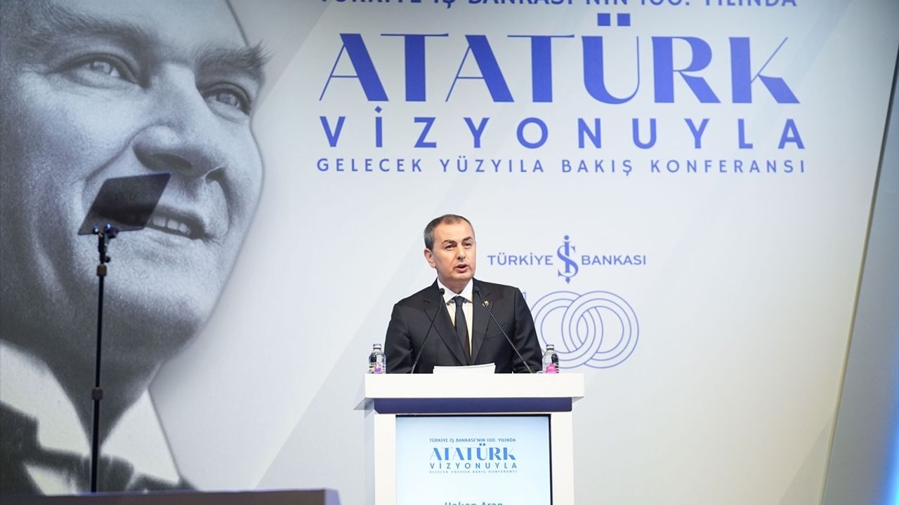 Türkiye İş Bankası'ndan Atatürk Vizyonuyla Gelecek Yüzyıla Bakış Konferansı