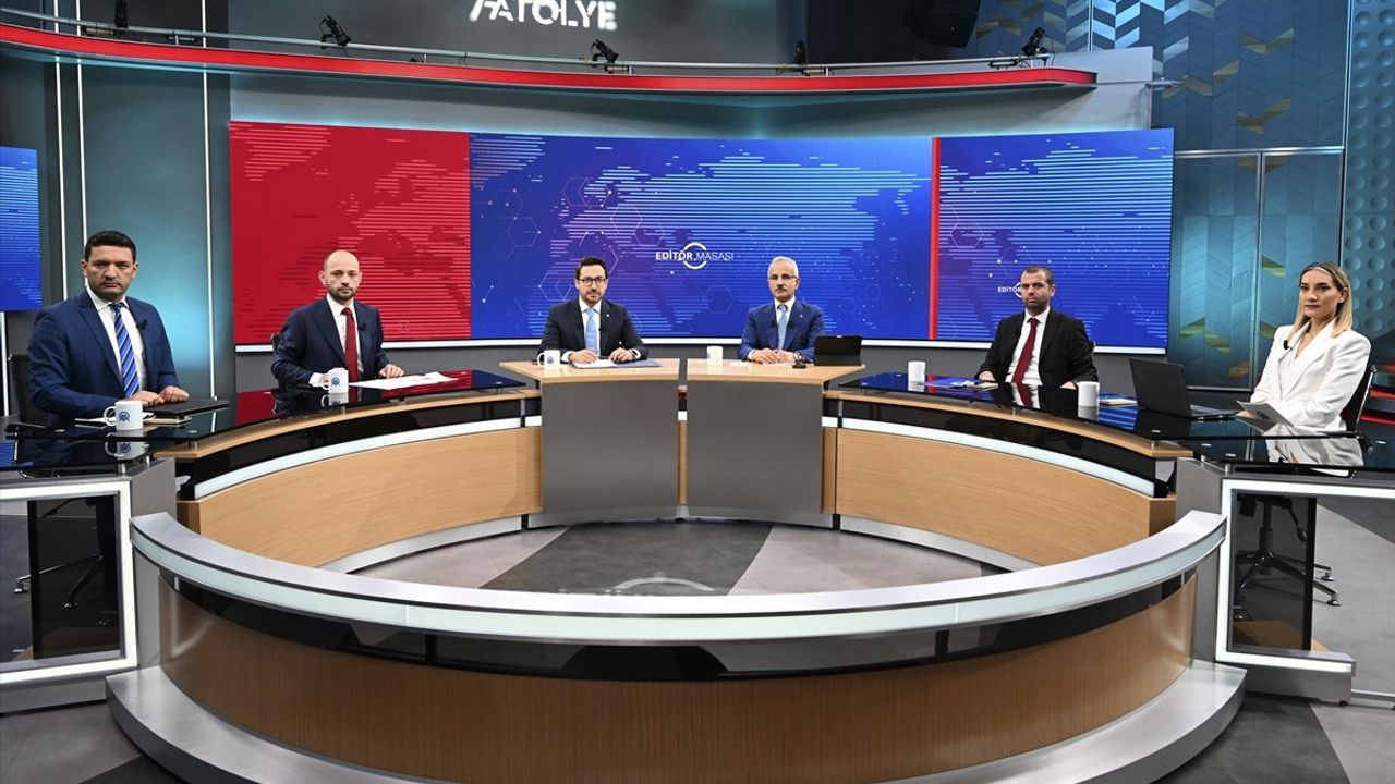 Ulaştırma Bakanı Uraloğlu'ndan İzmir Hızlı Tren Projesi Açıklaması