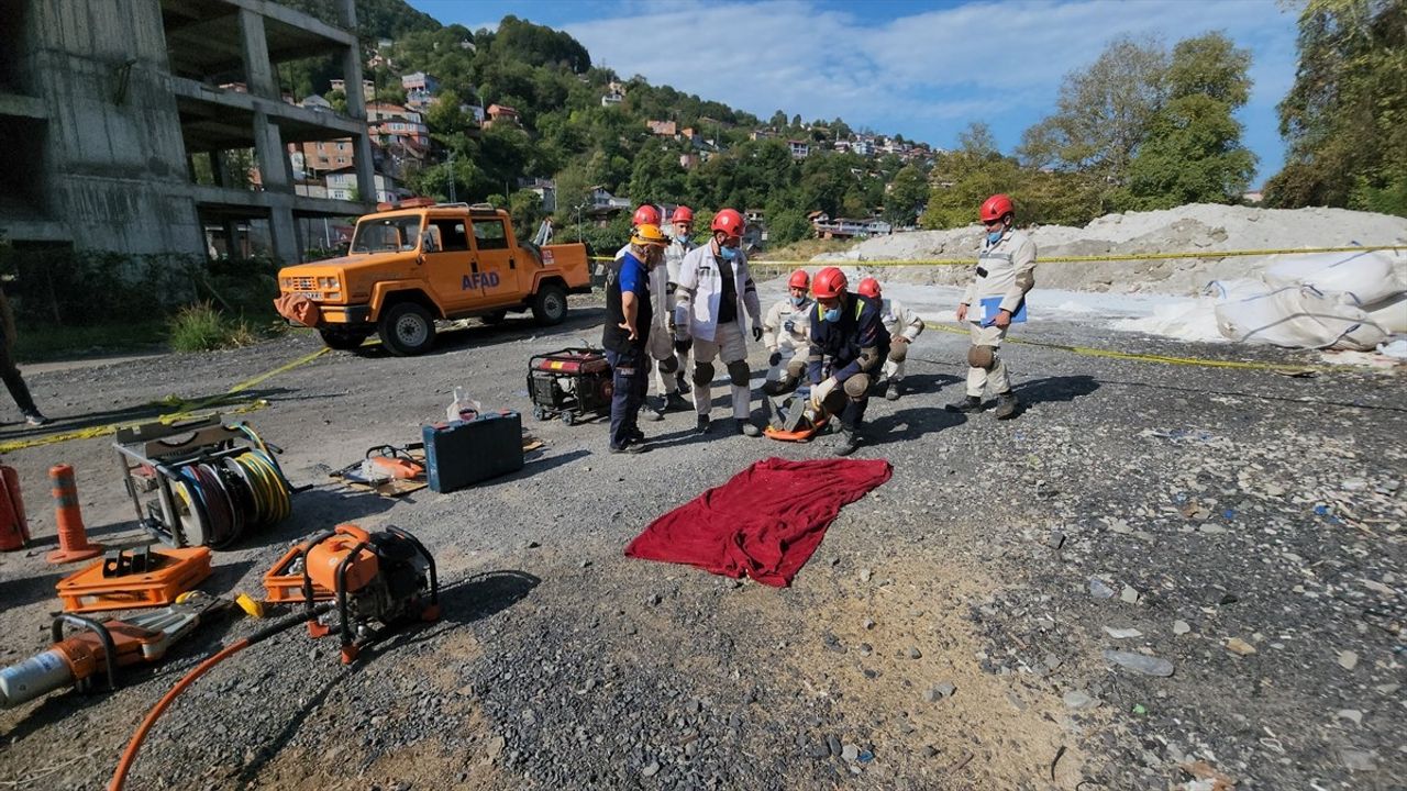 Zonguldak'ta Madencilerin Deprem Tatbikatı