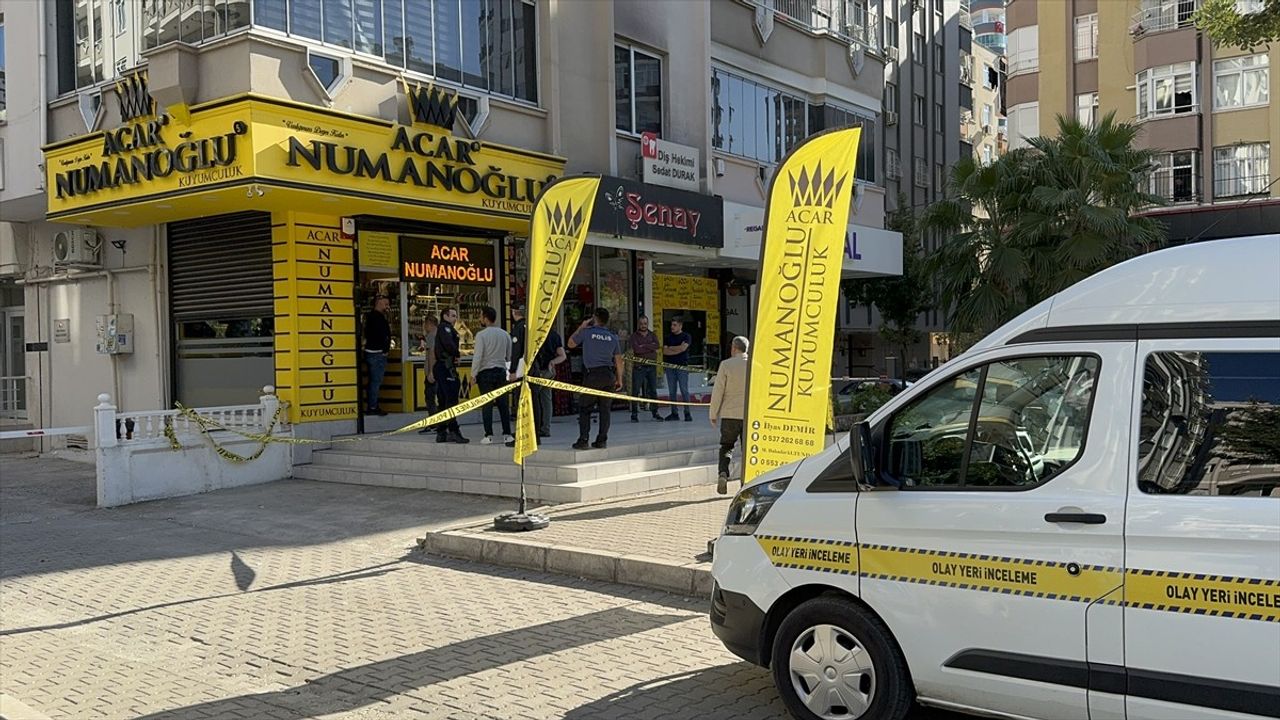 Adana'da Kuyumcu Soygunu: 2 Zanlı Kaçtı