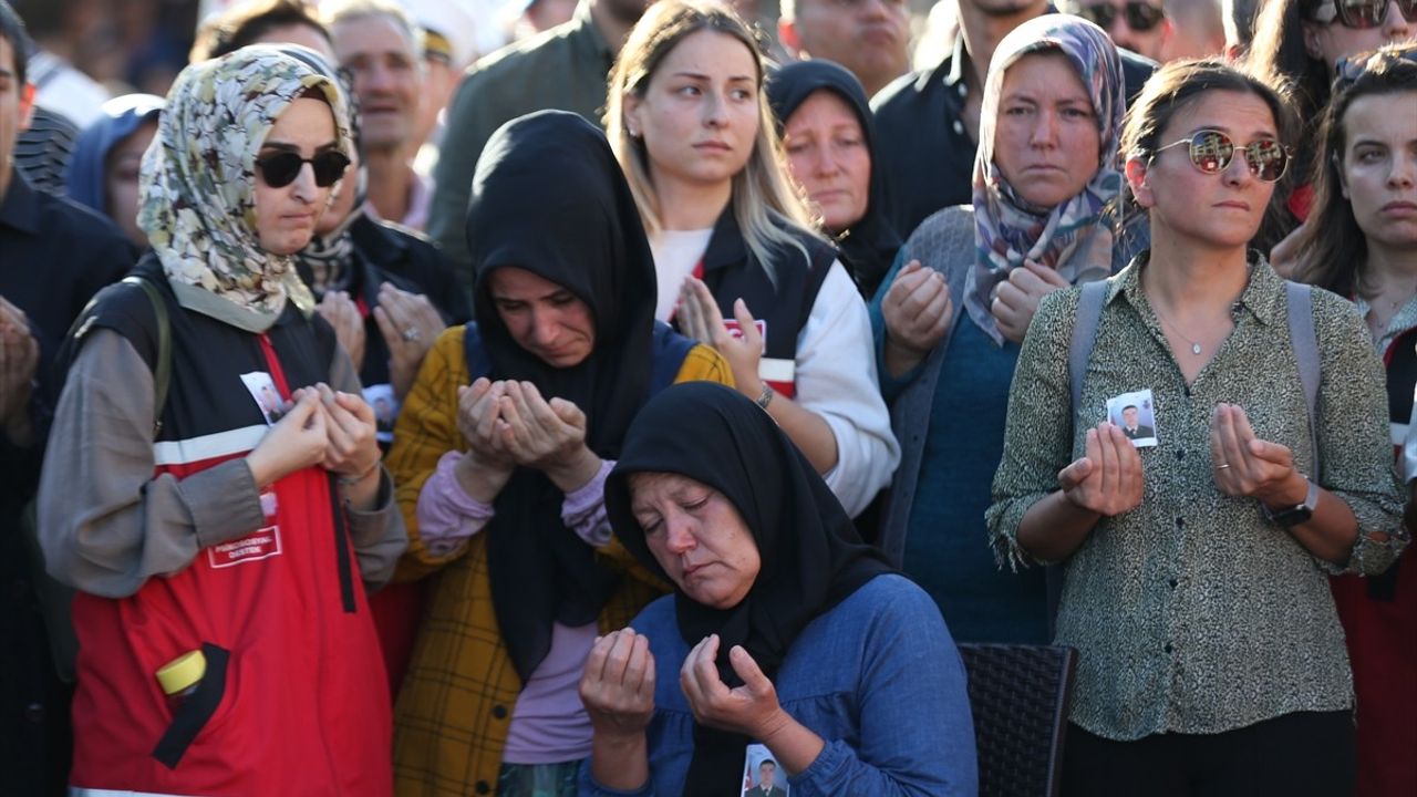 Ağrı'da Şehit Düşen Uzman Çavuş Burak Geniş'in Cenazesi Yenice'de Dualarla Uğurlandı