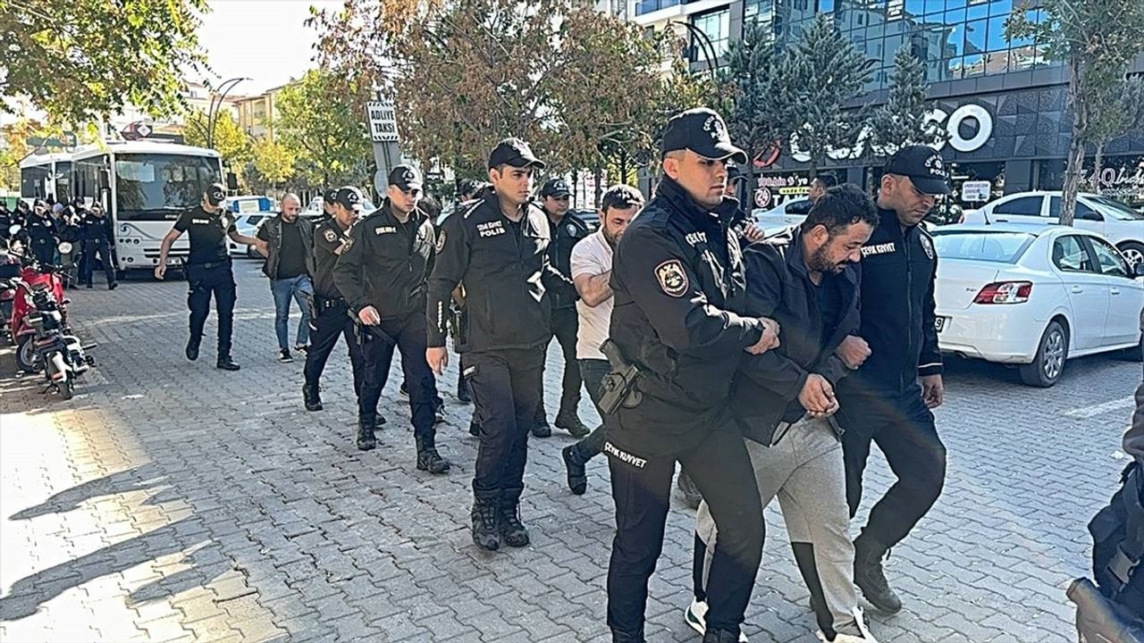 Aksaray'da Narkoçelik-41 Operasyonu: 20 Zanlı Adliyeye Sevk Edildi