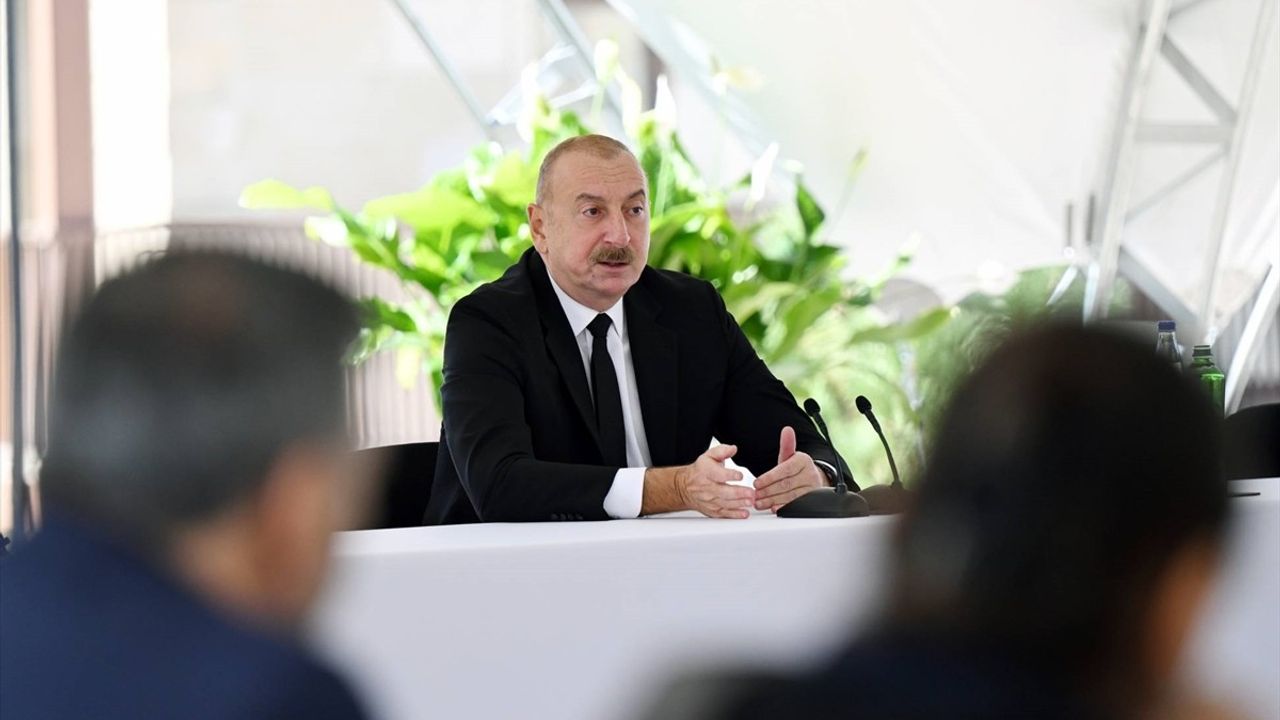 Aliyev, ABD'nin Azerbaycan'a Yönelik Yaptırım Çağrılarına Tepki Gösterdi