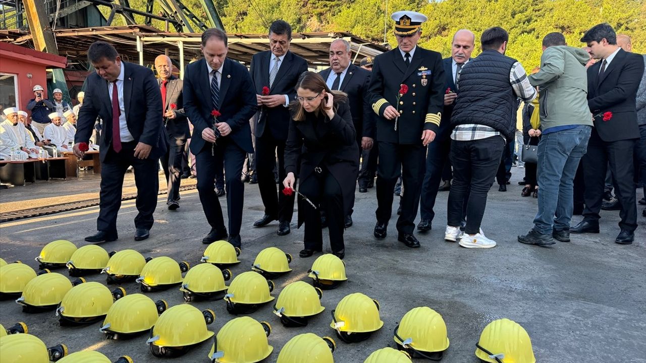 Amasra'daki Maden Patlamasında Hayatını Kaybedenler Anıldı