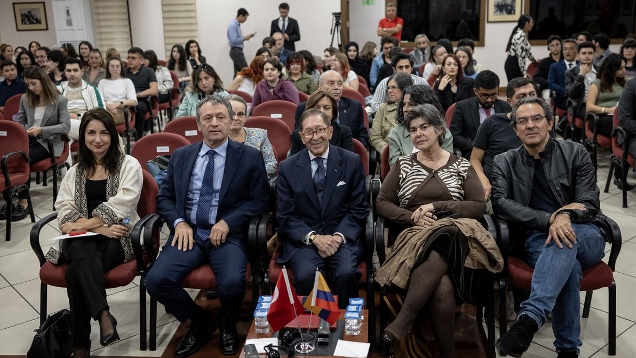 Ankara'da 'Kurmacanın Yeri' Konferansı Gerçekleşti