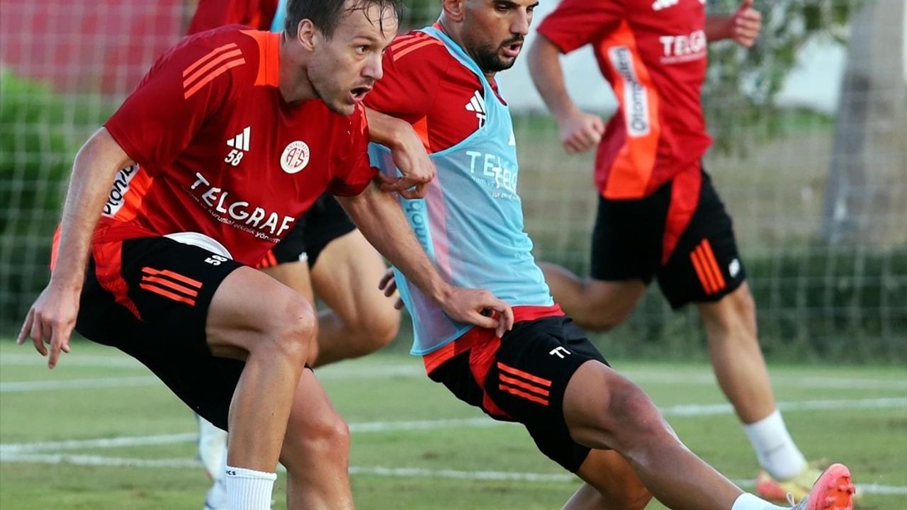 Antalyaspor İdmana Hız Kesmedi