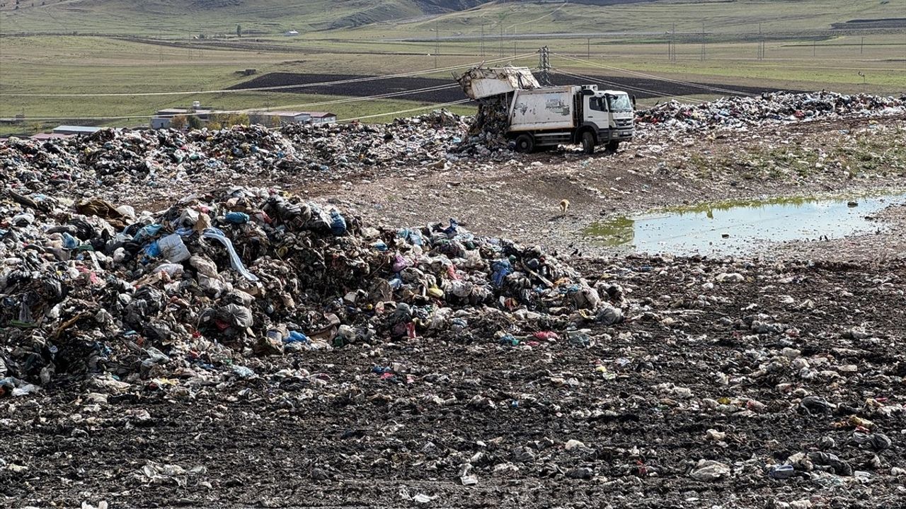 Ardahan'da Çöp Temizliği İçin İl Özel İdaresi Devreye Girdi