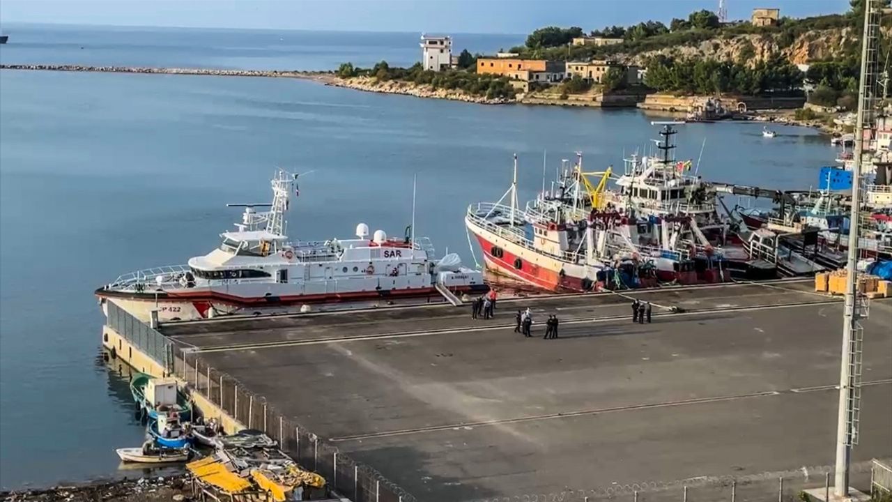 Arnavutluk Merkezinde Göçmen Transferi: 12 Dönüş