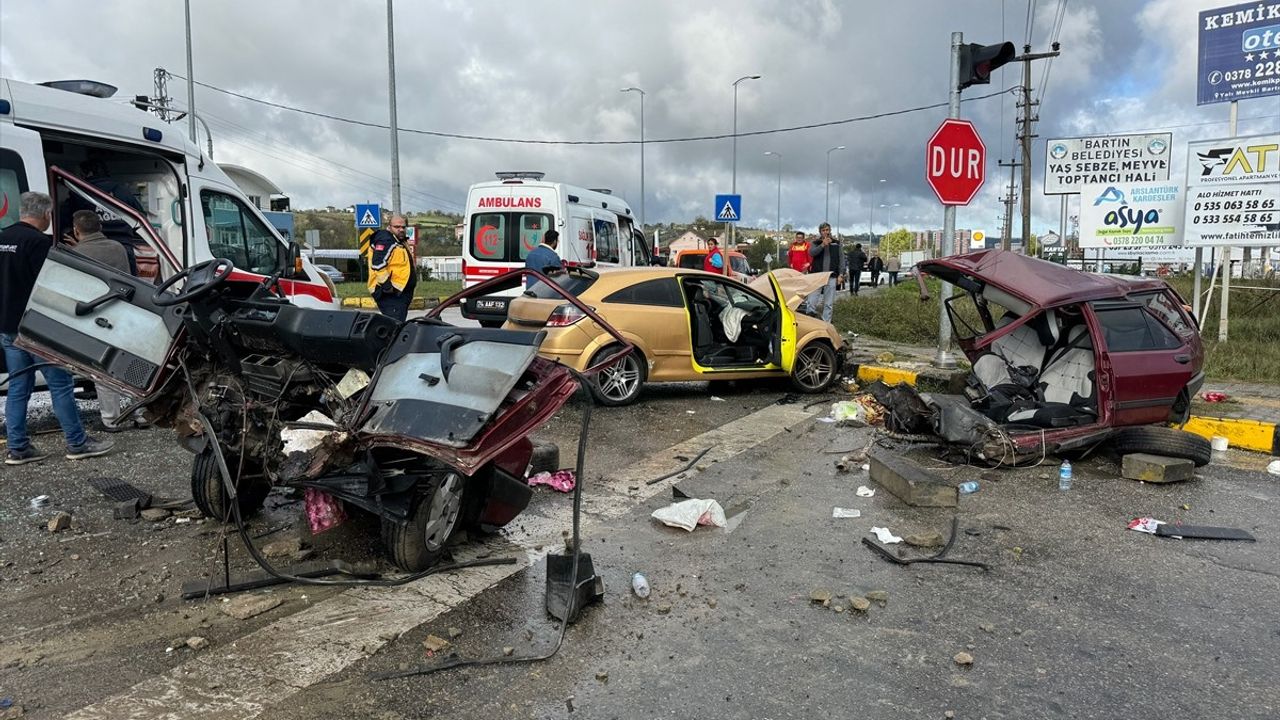 Bartın'da Trafik Kazası: 6 Yaralı