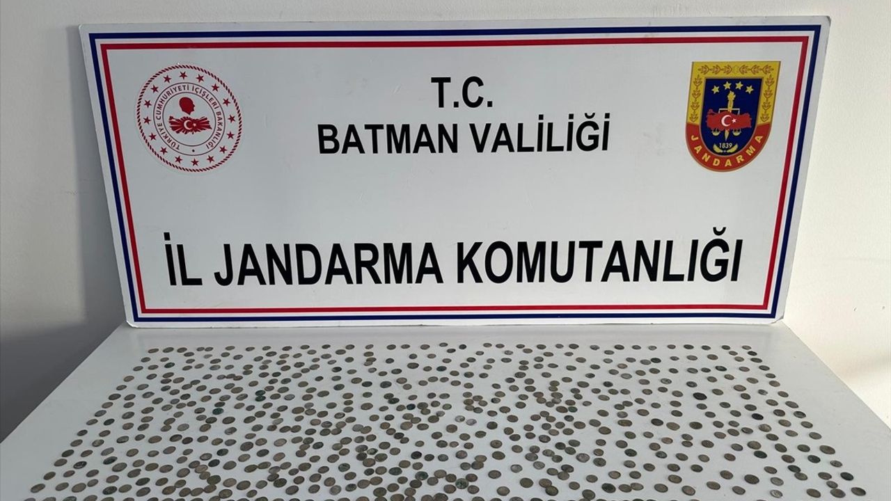 Batman'da Tarihi Eser Kaçakçılığına Darbe: 640 Sikke Ele Geçirildi