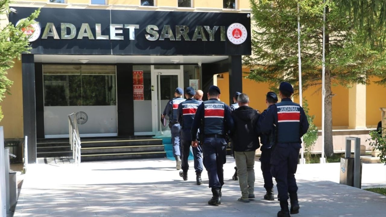 Bayburt'ta Uyuşturucu Operasyonu: 3 Kişi Tutuklandı