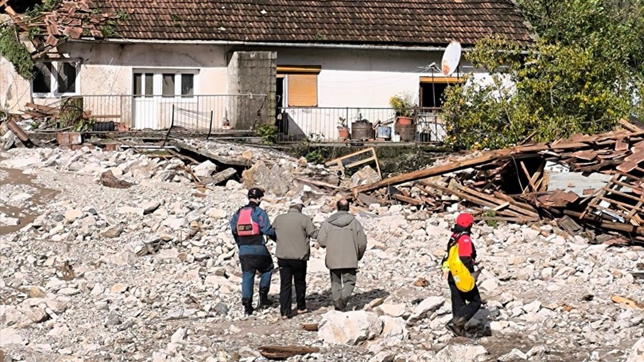 Bosna Hersek'te Şiddetli Yağışlar Sel Felaketine Neden Oldu