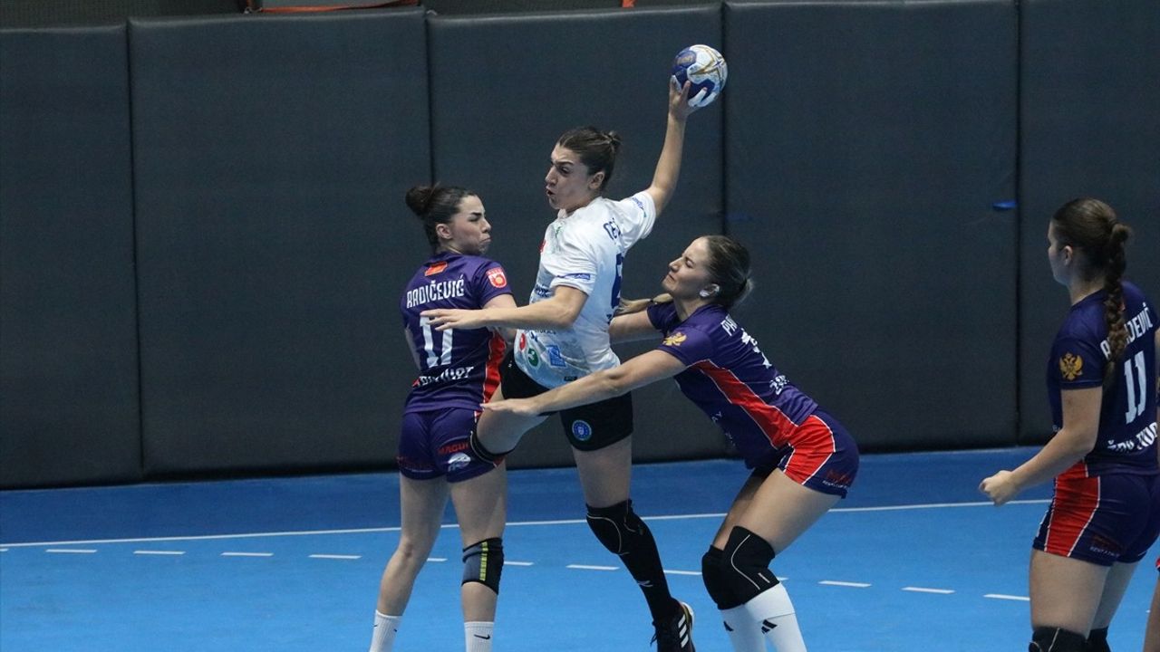 Bursa Büyükşehir Belediyespor EHF Kadınlar Avrupa Kupası'nda Bir Üst Tura Yükseldi