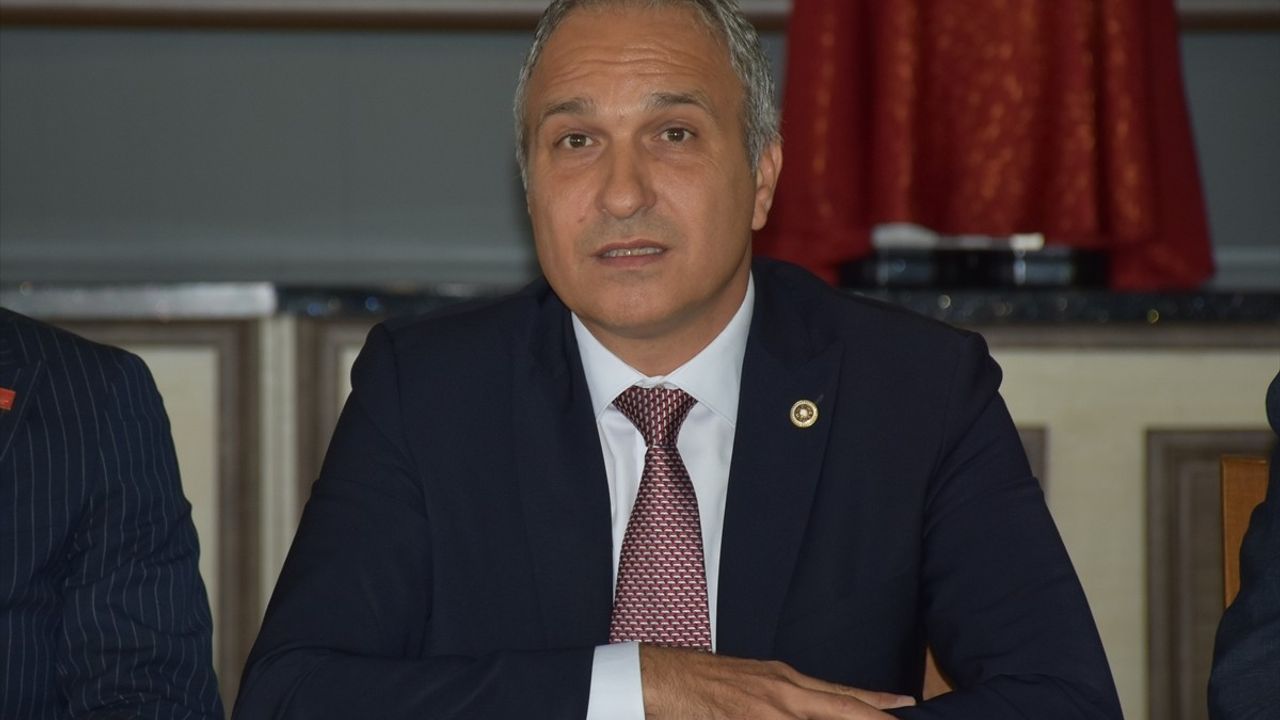 CHP Genel Başkan Yardımcısı Özçağdaş Ordu'da Eğitim Sorunlarını Eleştirdi