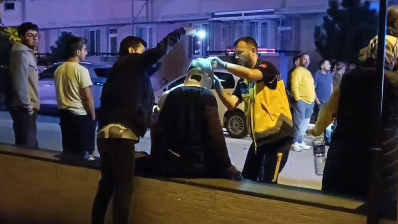 Çorum'da Otomobil ve Motosiklet Çarpıştı: 4 Yaralı