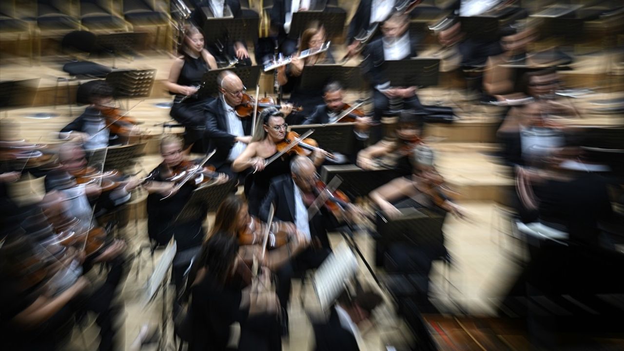 CSO, Konser Sezonunu Rus Piyanist Lugansky ile Başlattı