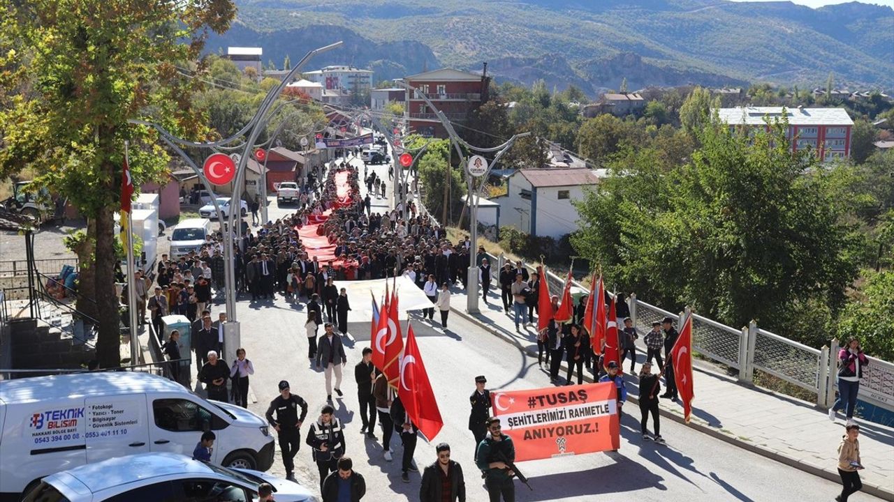 Çukurca'da 29 Ekim Bayrak Yürüyüşü