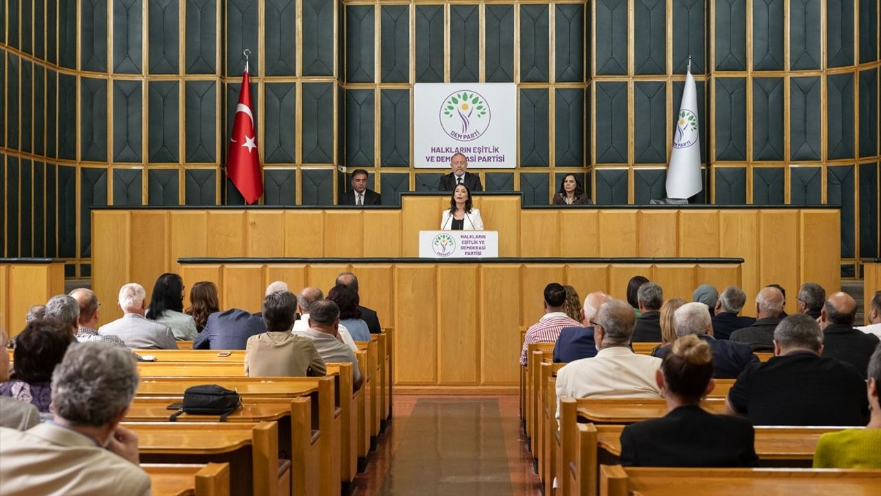 DEM Parti Eş Genel Başkanı Oruç'tan Barış ve Kadın Hakları Vurgusu