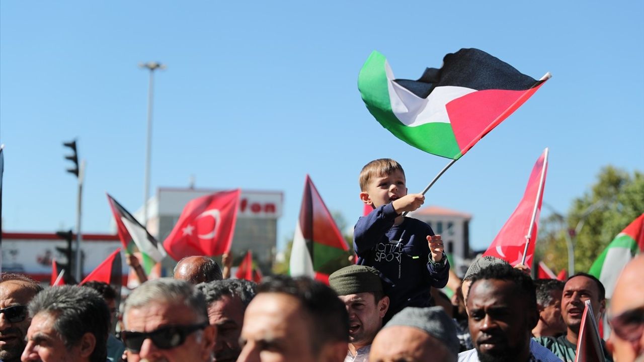 Doğu Anadolu'da Filistin'e Destek Protestoları Düzenlendi