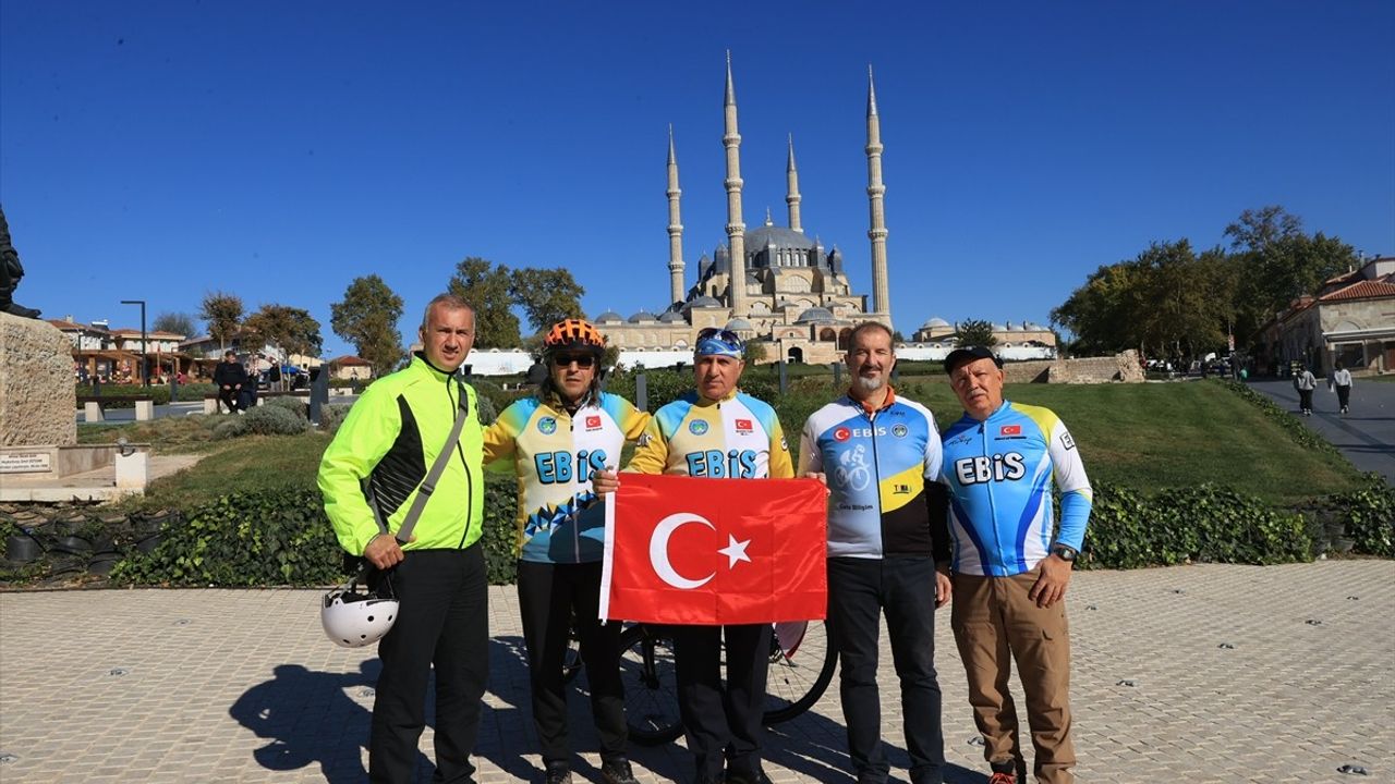 Edirne'de 15. Cumhuriyet Kupası Bisiklet Yol Yarışı Başlıyor