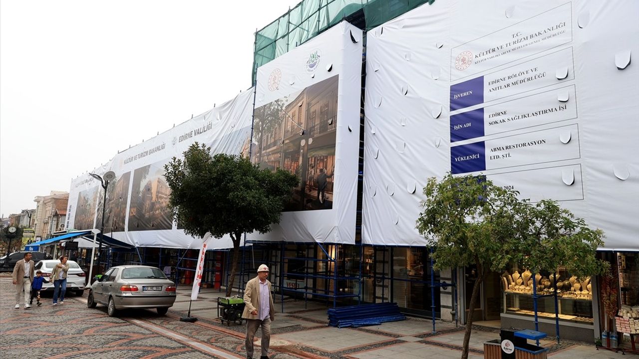 Edirne'nin Saraçlar Caddesi'nde Sokak Sağlıklaştırma Projesi Devam Ediyor