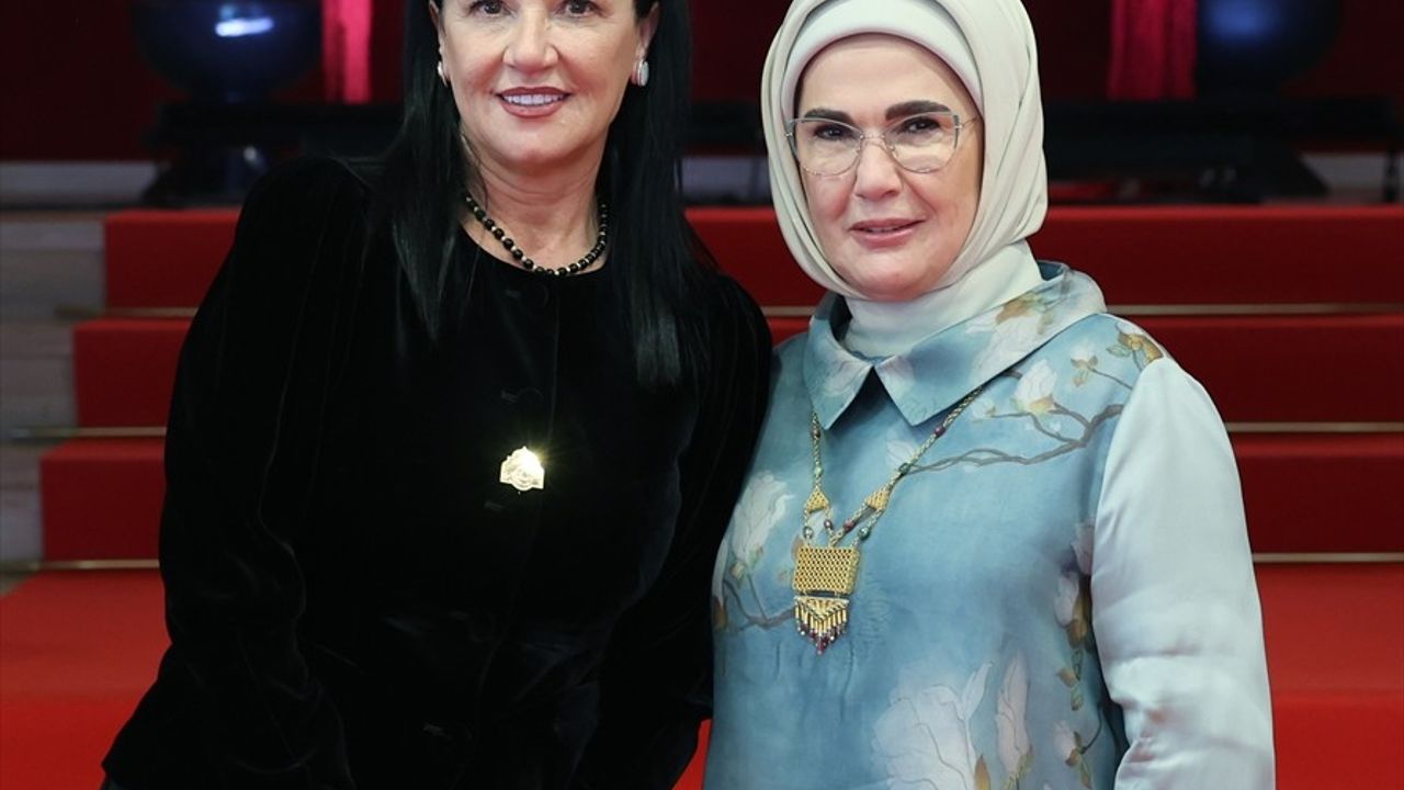 Emine Erdoğan Tiran'da Kültürel Ziyaretlerde Bulundu