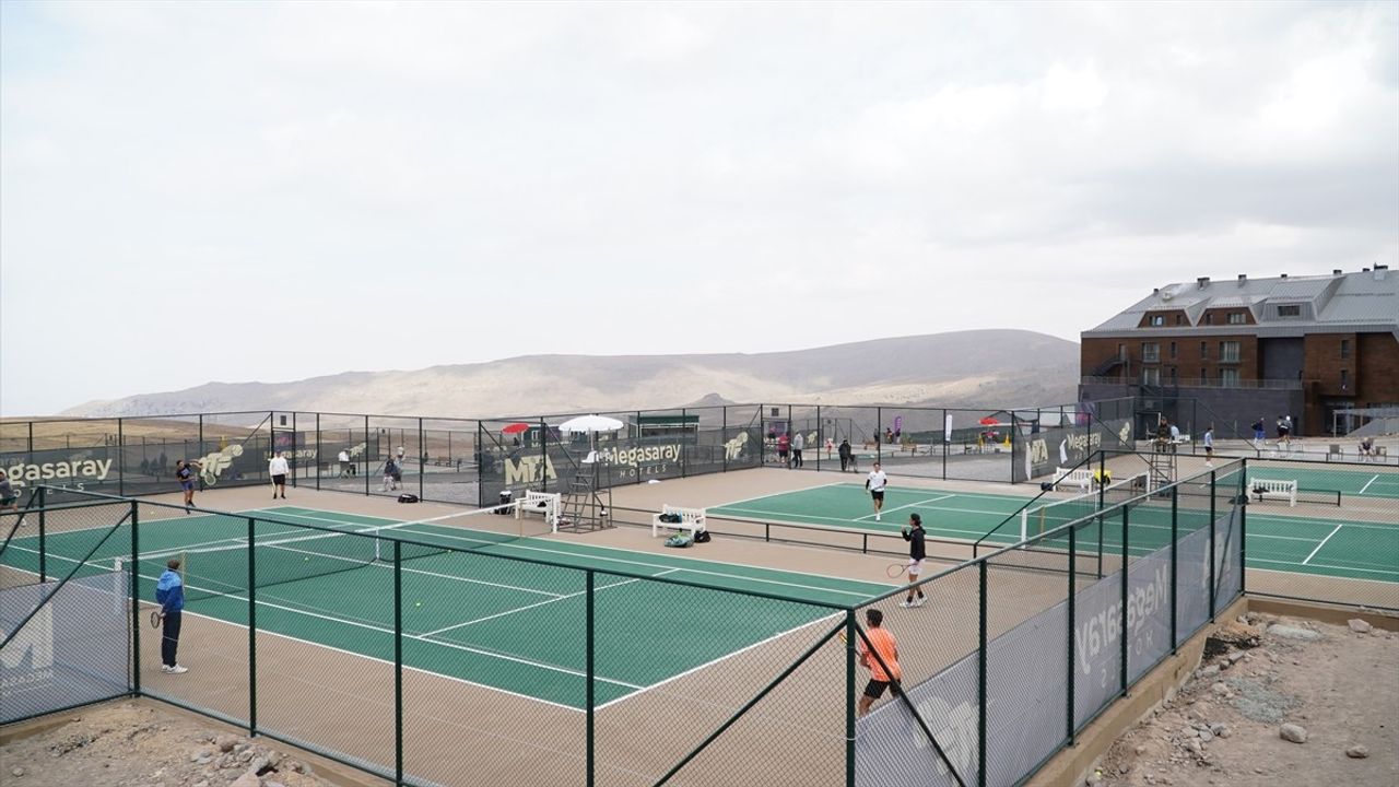 Erciyes'te ITF Uluslararası Tenis Turnuvası Heyecanı