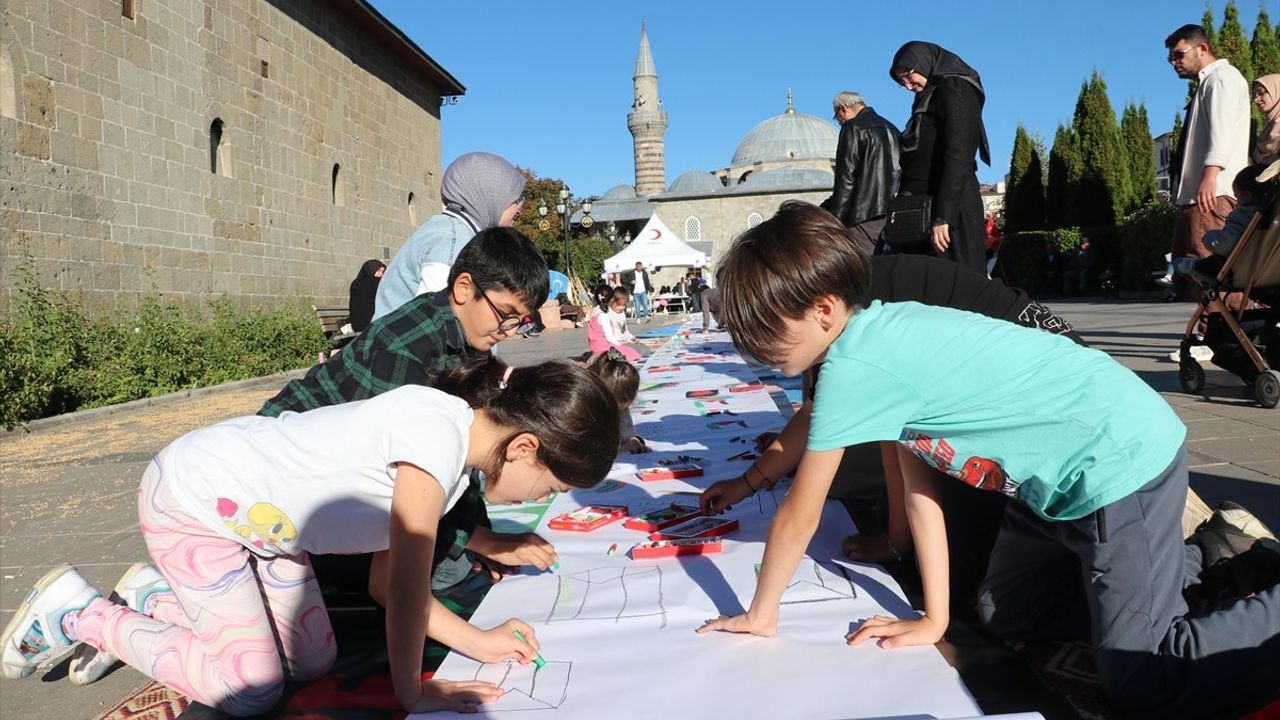 Erzurum'da Sağlık Çalışanlarından Gazze İçin 47. Yürüyüş