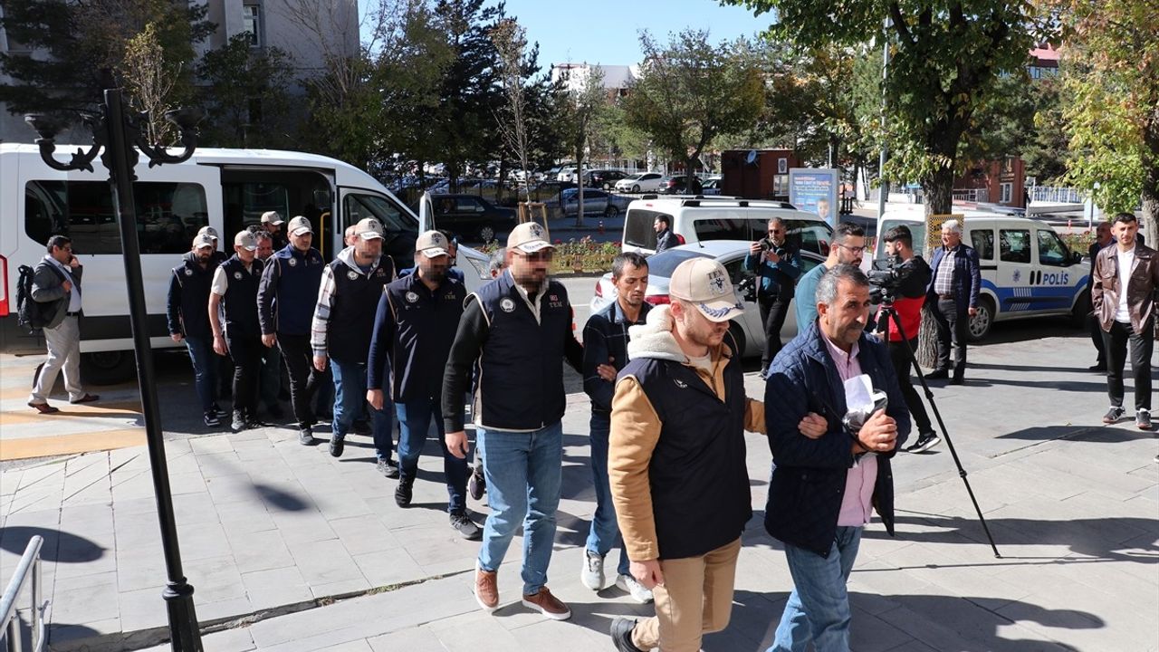 Erzurum Merkezli Operasyonda 25 Şüpheli Yakalandı