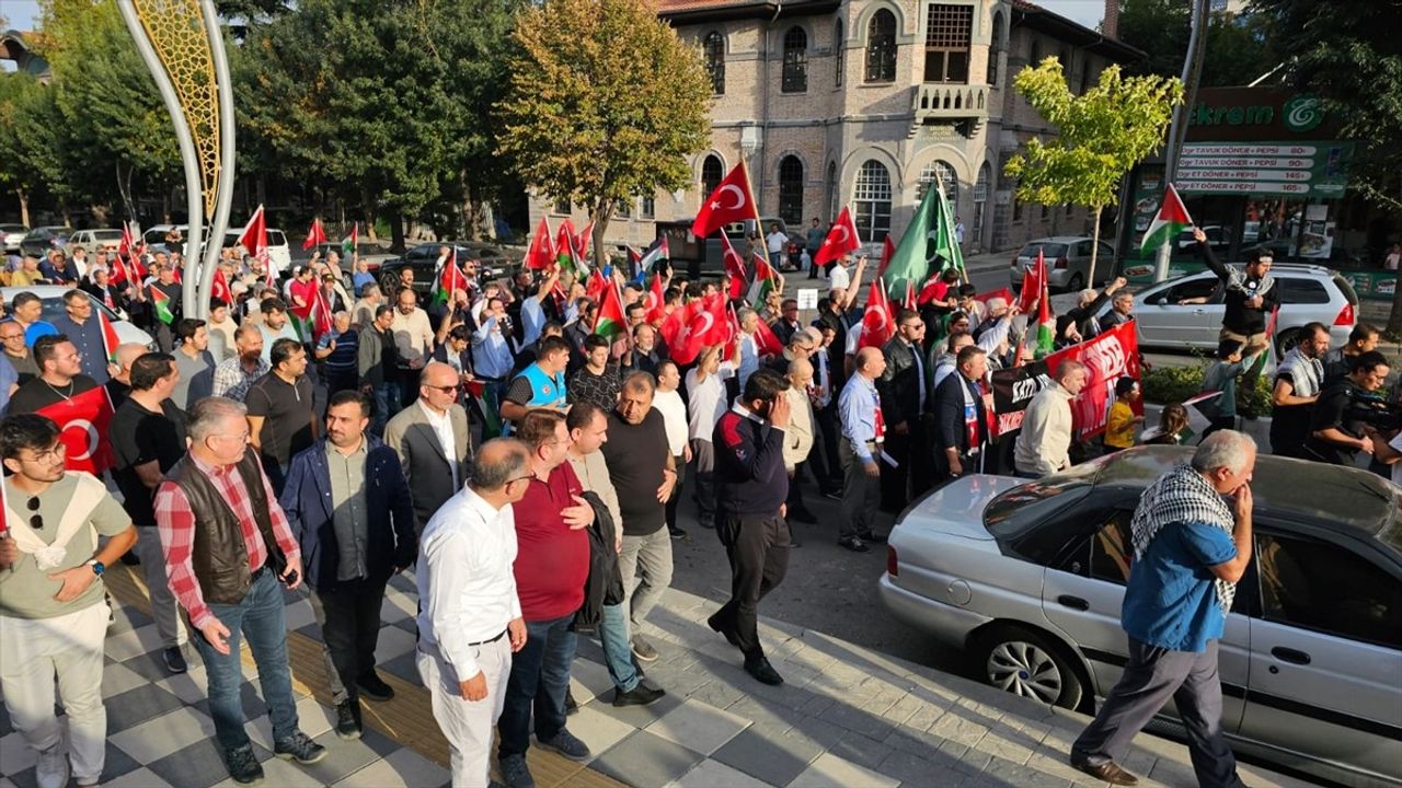 Filistin'e Destek Yürüyüşleri: Afyonkarahisar ve Aksaray'da Toplanıldı