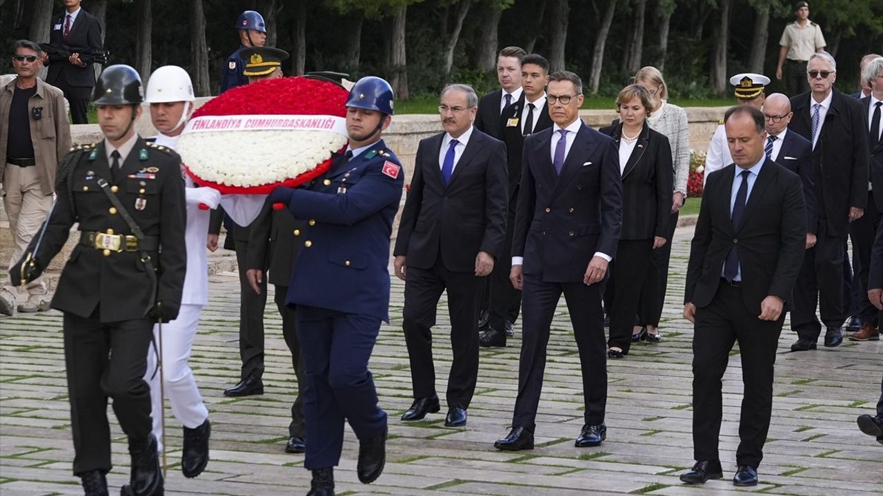 Finlandiya Cumhurbaşkanı Stubb Anıtkabir'i Ziyaret Etti