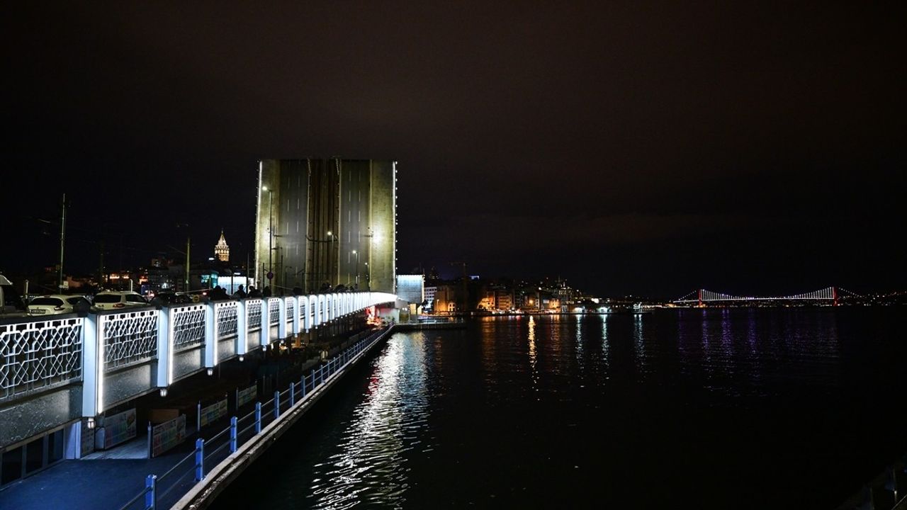 Galata ve Atatürk Köprülerinde Bakım Çalışmaları Başladı