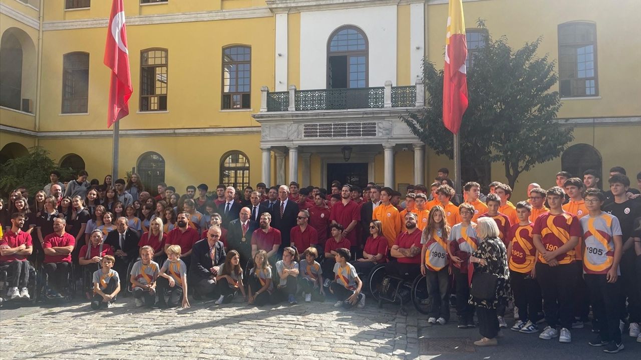 Galatasaray Kulübü'nün 119. Yıldönümü Coşkuyla Kutlandı