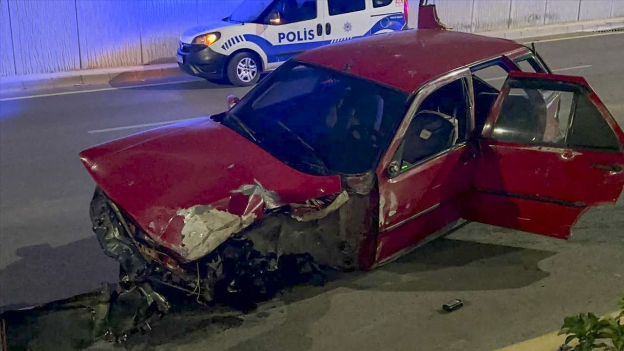 Gaziantep'te Korkunç Trafik Kazası: 1 Ölü, 4 Yaralı