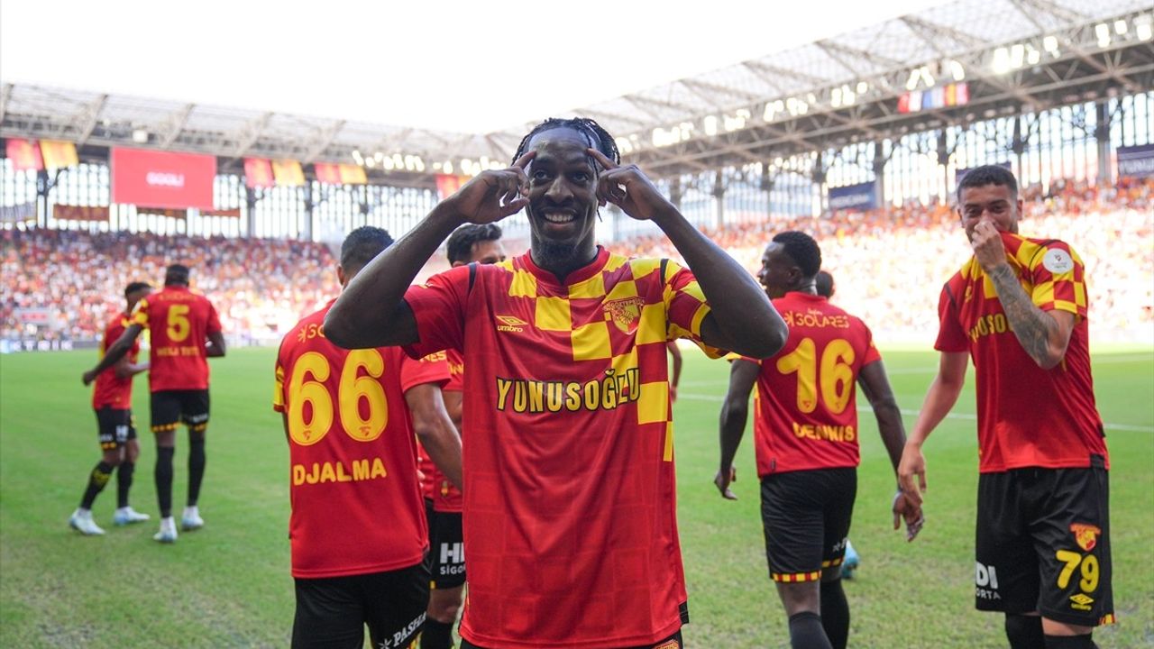 Göztepe, Net Global Sivasspor'u İlk Yarıda Geride Bıraktı