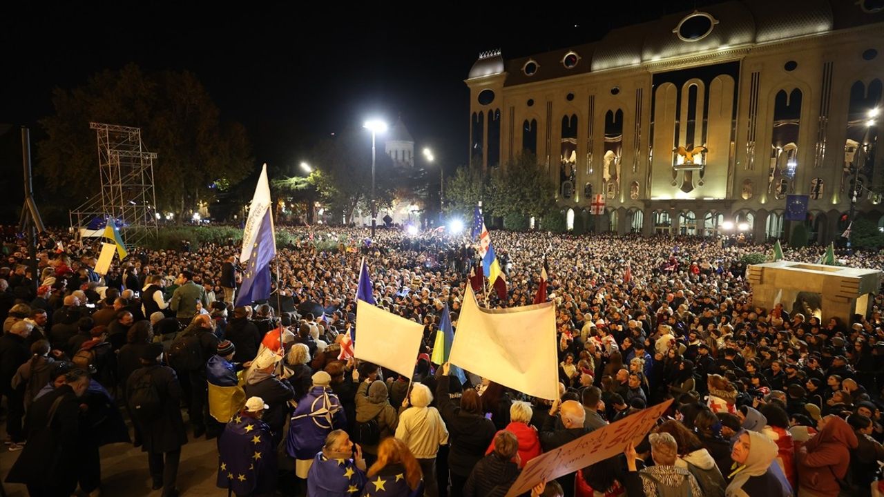 Gürcistan'da Seçim Sonuçlarına Protesto