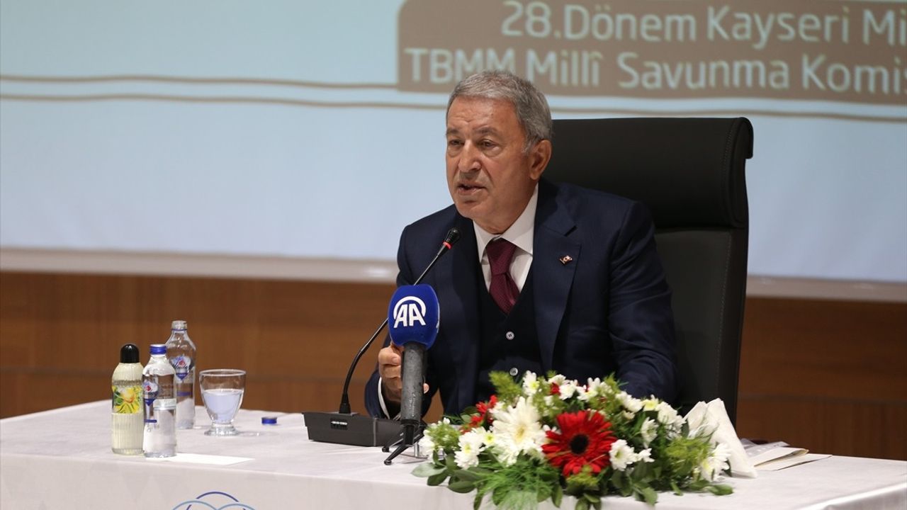 Hulusi Akar'dan Terörle Mücadele Vurgusu