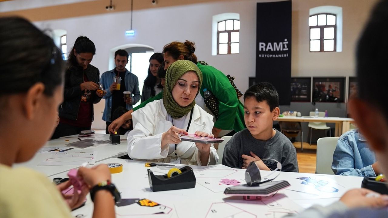 İstanbul'da Astronomi Şenliği Düzenlendi