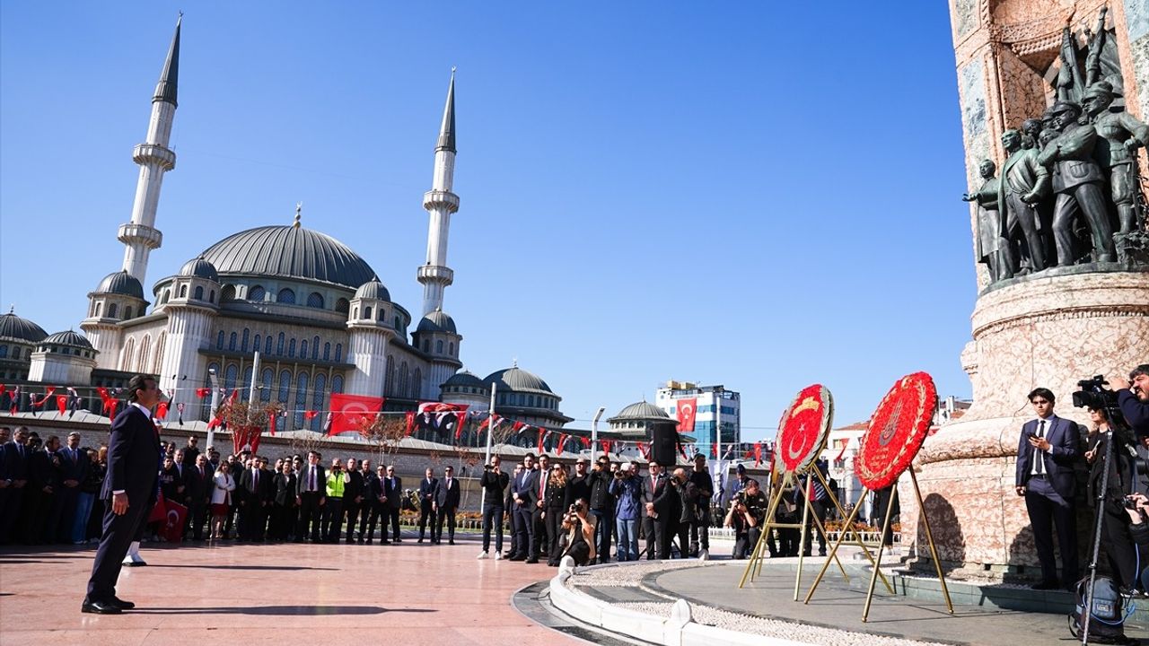 İstanbul'da Cumhuriyet'in 101. Yılı Coşkuyla Kutlandı