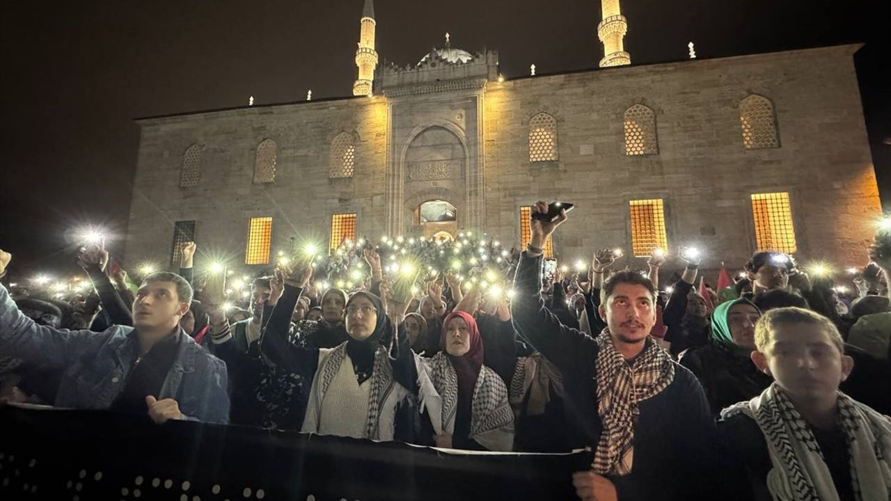 İstanbul'da Gazze'ye Yönelik Saldırılara Protesto