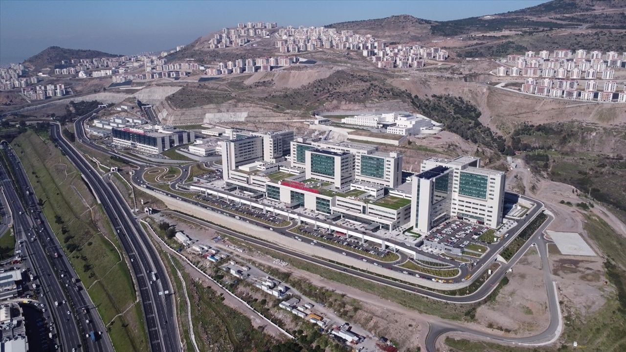 İzmir Şehir Hastanesi İlk Yılında 2.8 Milyondan Fazla Hastaya Hizmet Verdi