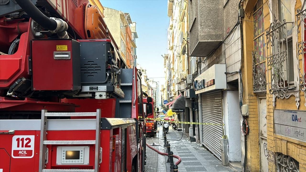 Kadıköy'deki Patlama: 1 Yaralı