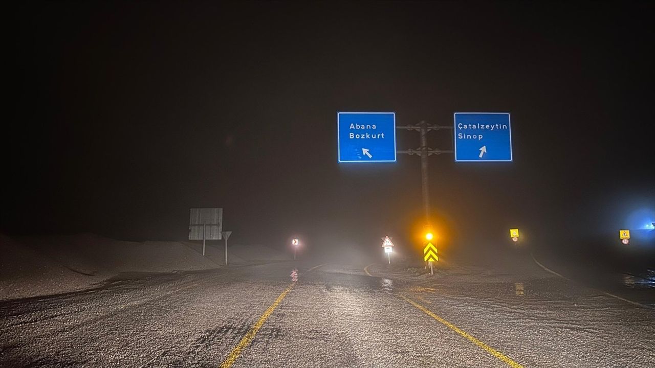 Kastamonu Yüksek Kesimlerinde Kar Yağışı Etkili Oldu