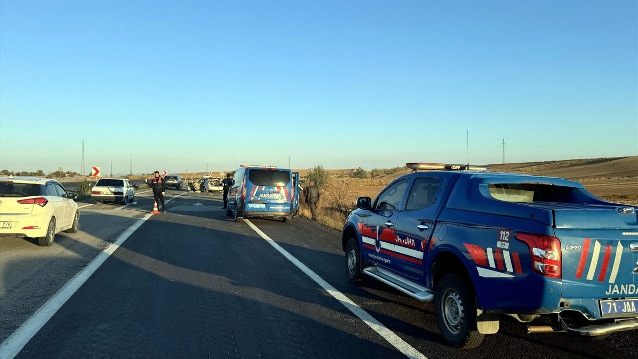 Kırıkkale'de Trafik Kazası: İki Kişi Hayatını Kaybetti