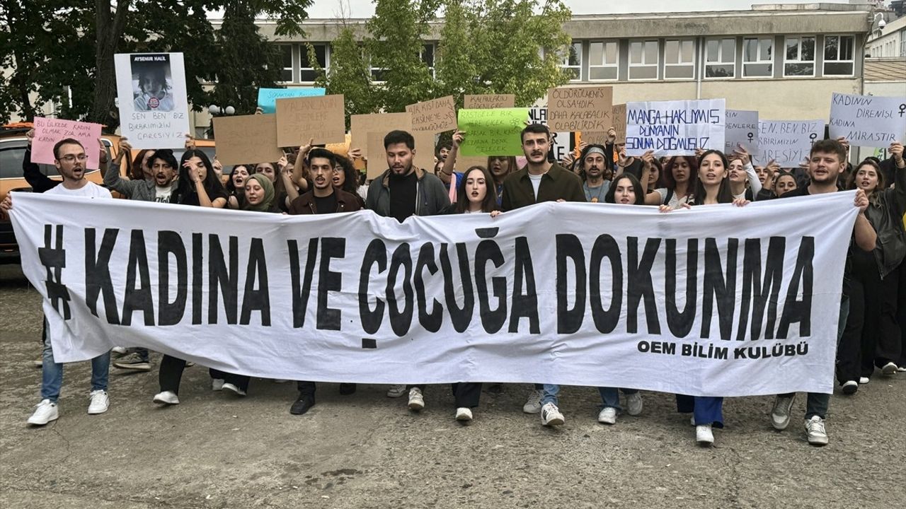 KTÜ'de Kadına Yönelik Şiddet İçin Yürüyüş Gerçekleştirildi