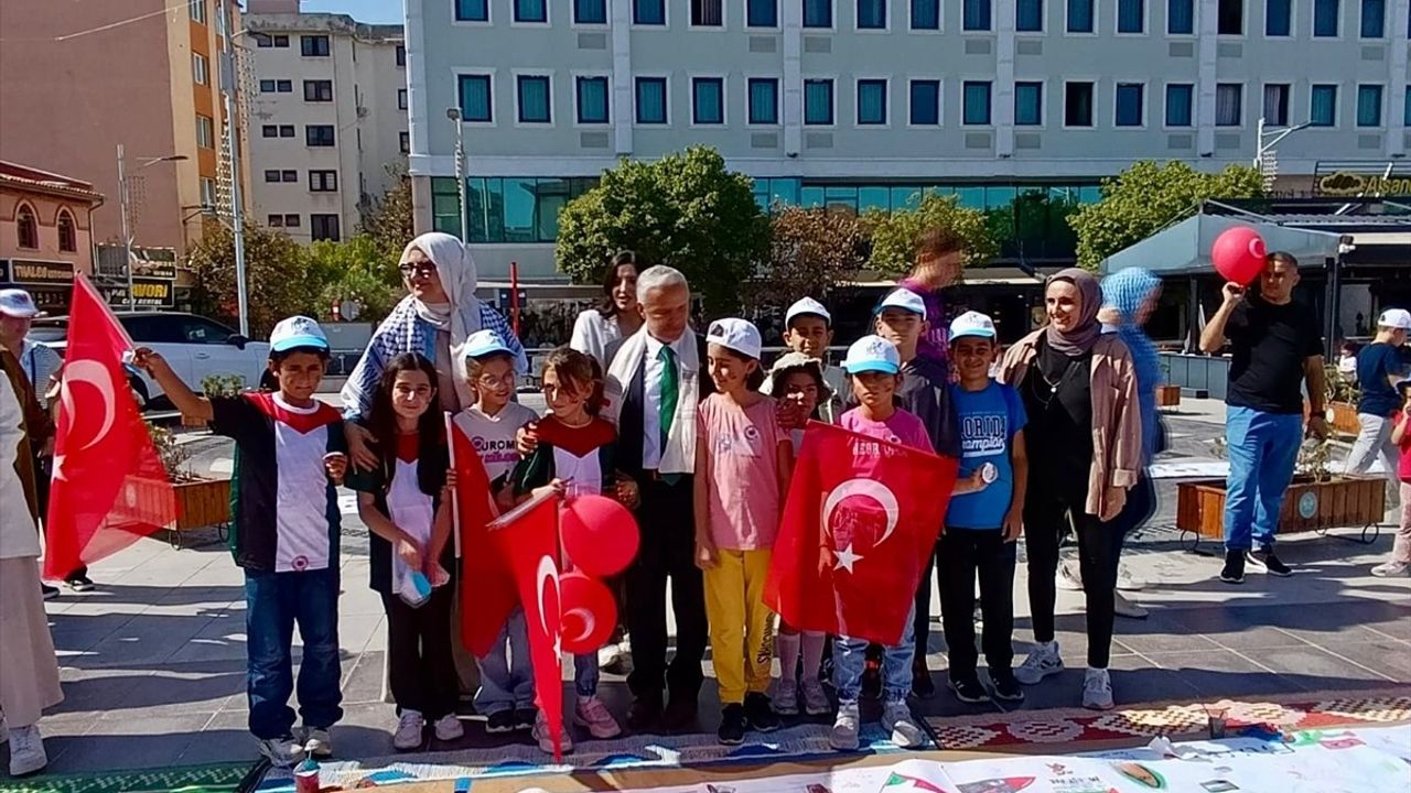 Manisa'da Filistinli Çocuklar İçin Farkındalık Etkinliği Düzenlendi