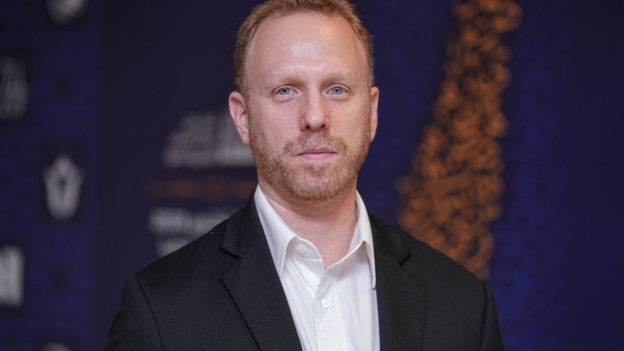 Max Blumenthal: Batı Medyası, İsrail Savaş Suçlarını Görmezden Geliyor